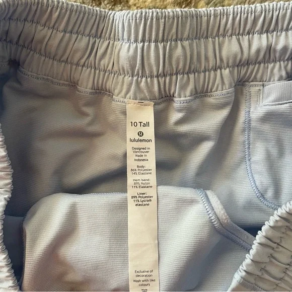 Lululemon Hotty Hot Shorts 2.5" Light Blue Size 10 Tall - Picture 3 of 5